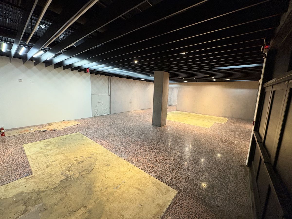 855 S Broadway Retail Photo 3